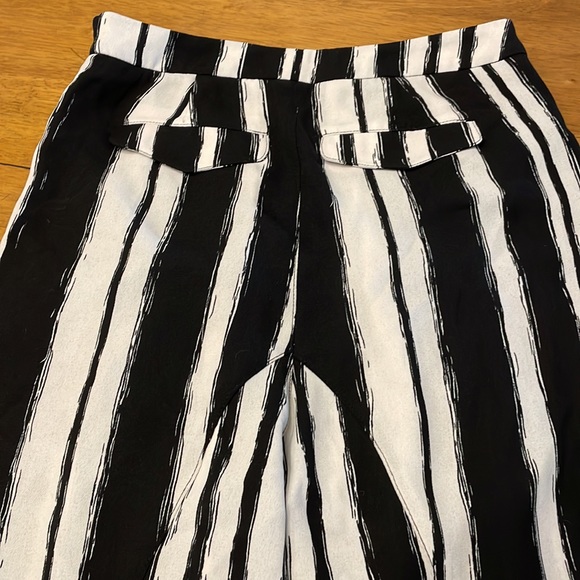 3/$10 Forever 21 pants - Picture 5 of 5